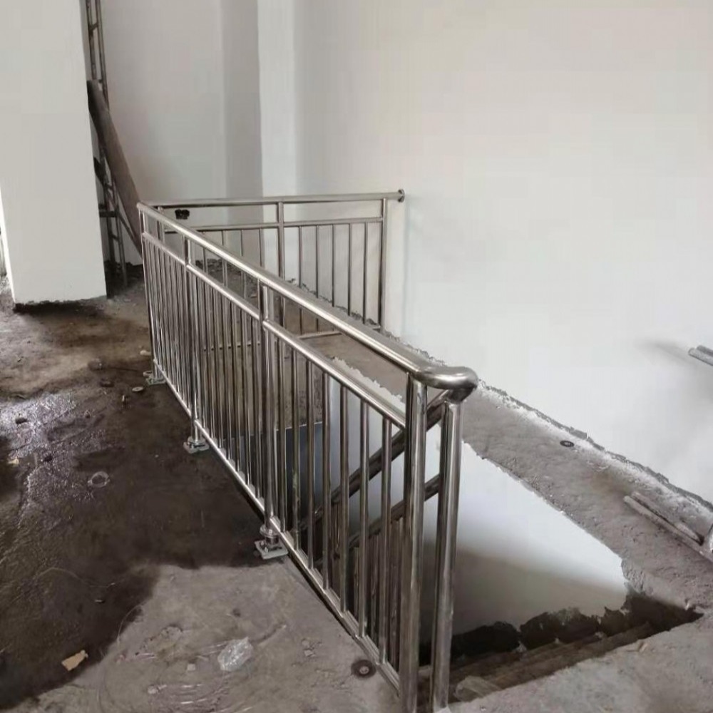 金路厂家直销不锈钢护栏阳台楼梯小区扶手河道防撞护栏