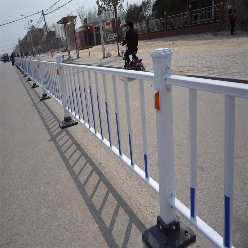 【供应】 江西南昌上饶交通护栏 锌钢护栏 市政护栏可定做