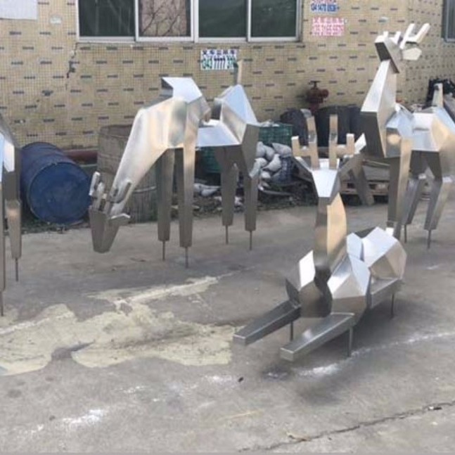 切面拉丝鹿不锈钢动物雕塑手工锻造厂家直销