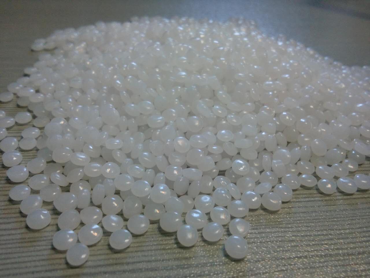 长期供应优质hdpe5502lw高密度聚乙烯量大价优