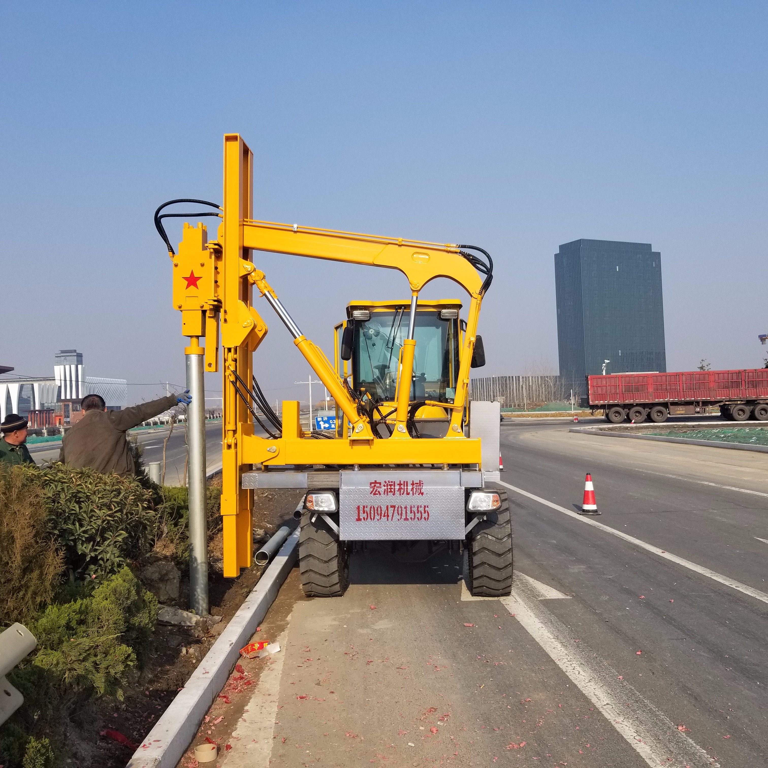 厂家直销公路护栏打桩机 波形护栏打桩机  装载机护栏打桩机现货