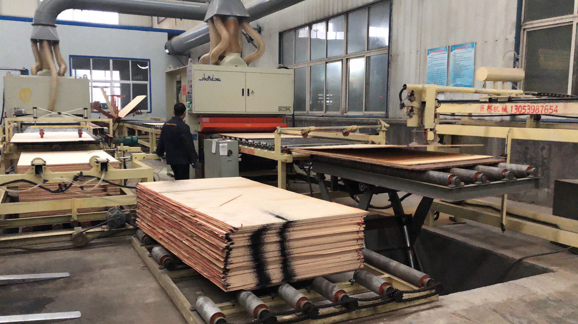 木纤维生产工艺设备图片