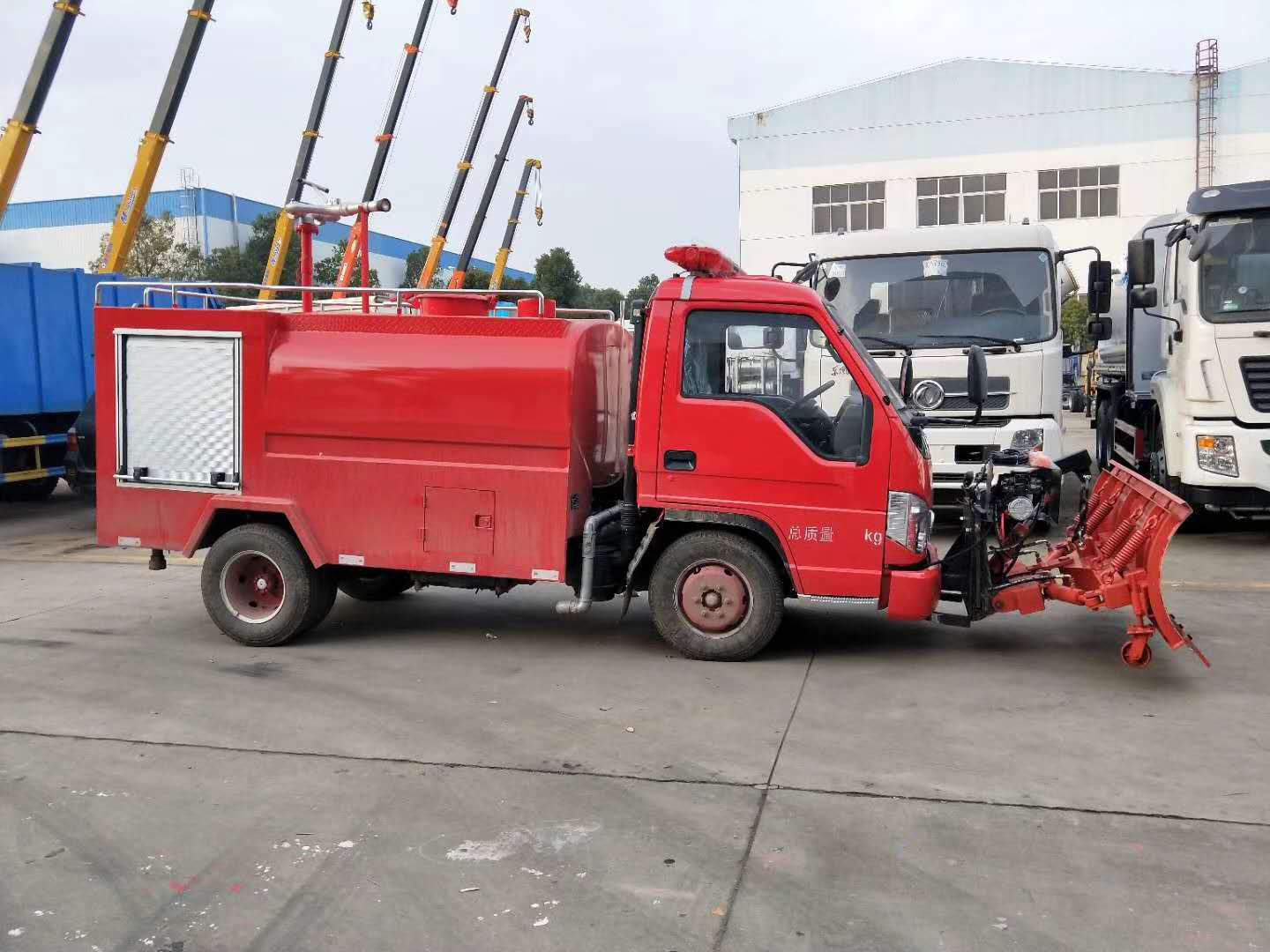 厂家直销福田社区小型消防车 加装雪铲 消防洒水车价格示例图5