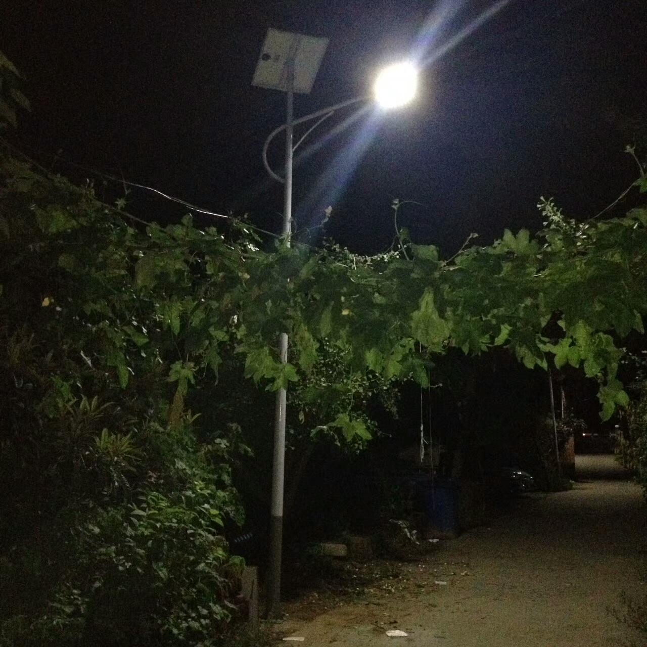 河北石家庄LED太阳能路灯厂家批发 抗连续阴雨天10天以上