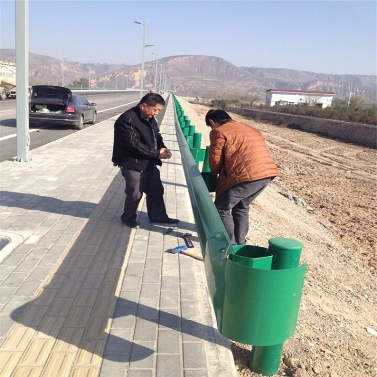 高速公路波形护栏