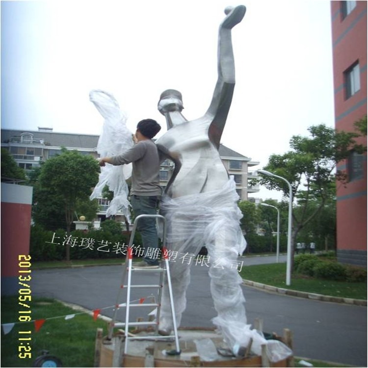 玻璃钢动物雕塑  玻璃钢艺术人物雕塑 上海不锈钢、玻璃钢雕塑厂家