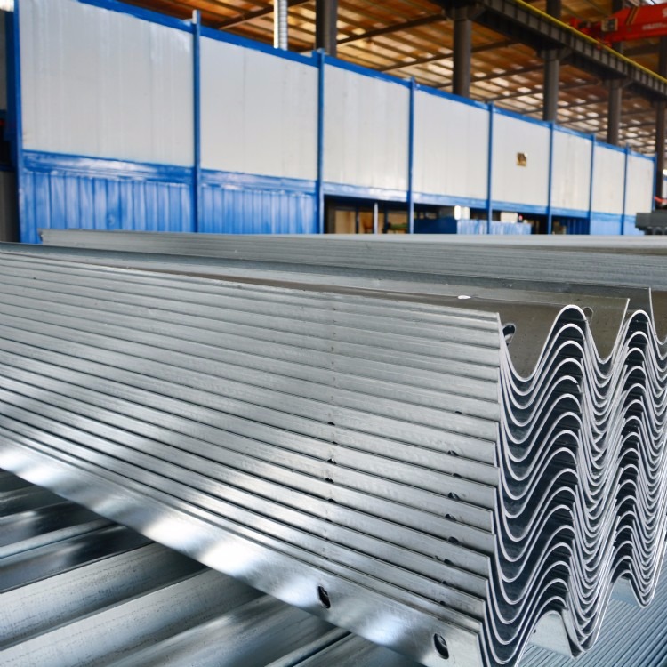 海程波形护栏板厂家 生产 喷塑波形护栏板 高速护栏板及配件