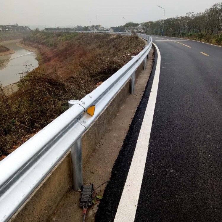 高速公路波形护栏 