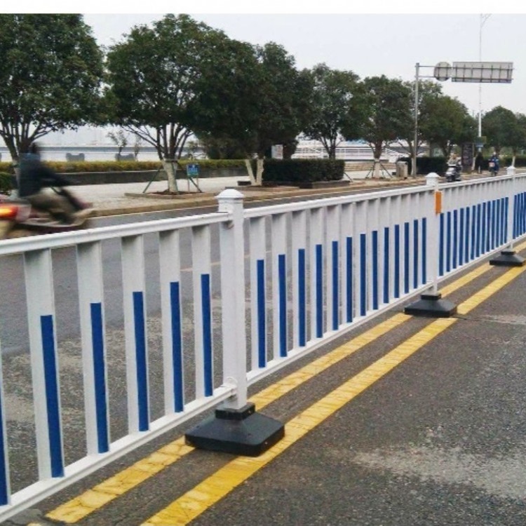 金路护栏厂家直销衢州柯城区锌钢道路护栏马路防护栏 市政道路隔离栏 道路中央隔离栏