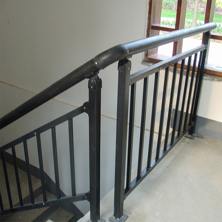 安顺专业生产不锈钢楼梯护栏 不锈钢楼梯护栏 锌钢楼梯护栏厂家直销