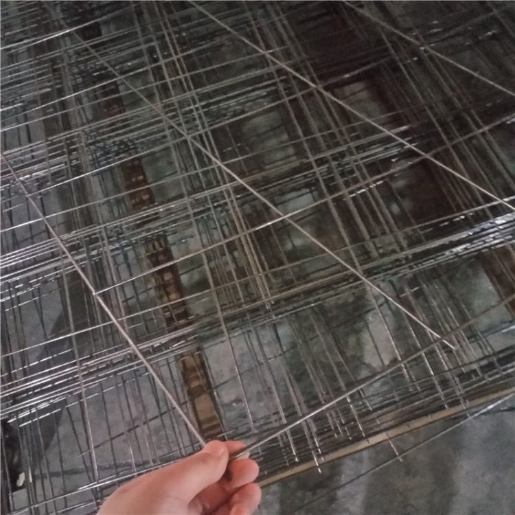 打地面钢丝网厂家批发价格——屋面防裂焊接钢筋网4毫米@20公分孔 