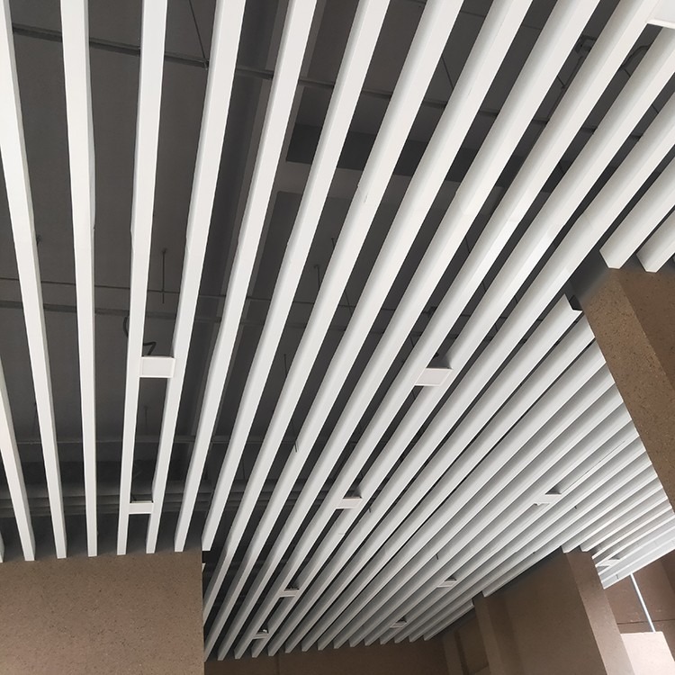 杭州铝条板吊顶50x80铝方通白色铝格栅挂片