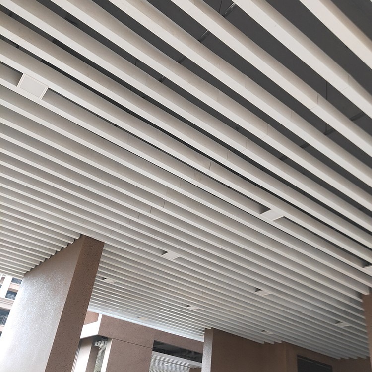 杭州铝条板吊顶50x80铝方通白色铝格栅挂片
