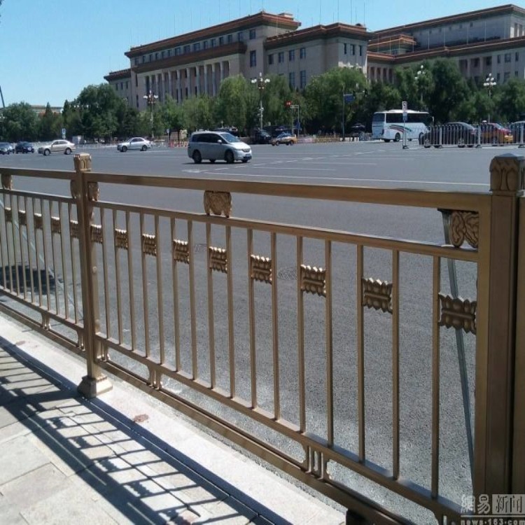 梅州公路中间围栏加工定做河源乙型栏杆现货人行道护栏安永特